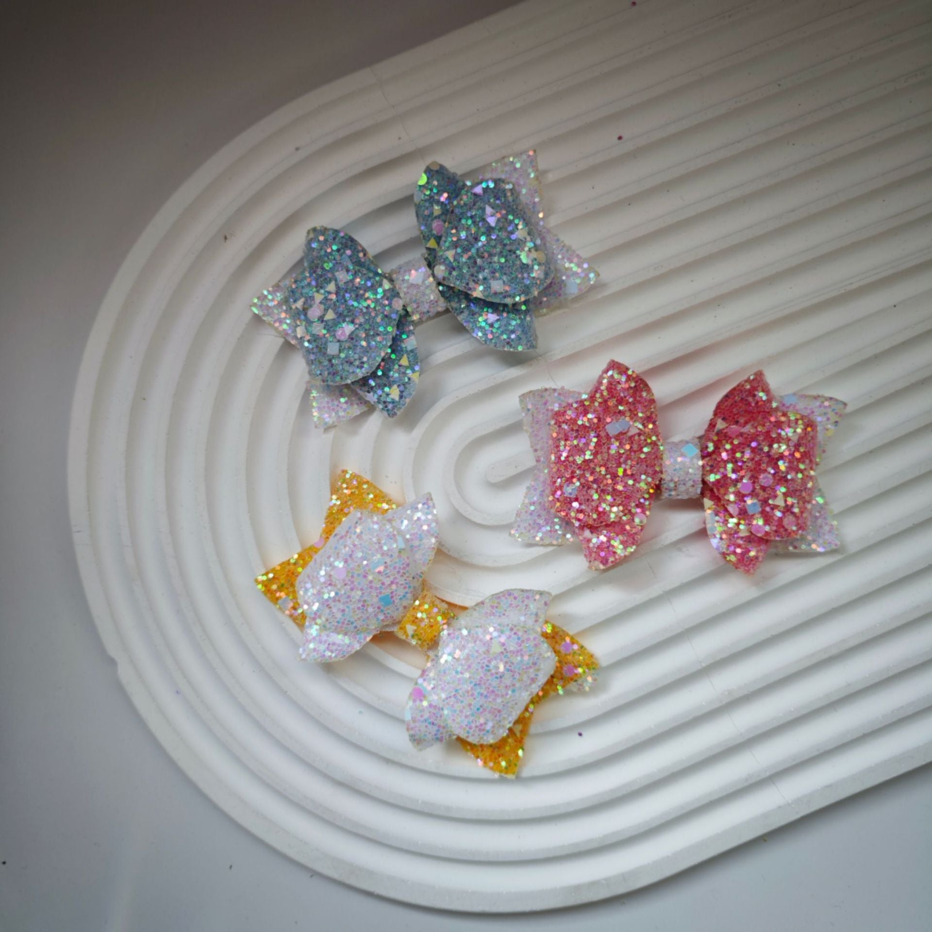 Wholesale Bowknot sequined rose straw hat decorated with silicone cup holder